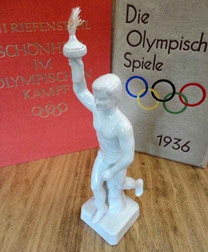 EXCELLENT ORIGINAL OLYMPIC GAMES PORCELAIN TORCH-BEARER STATUE | OD43